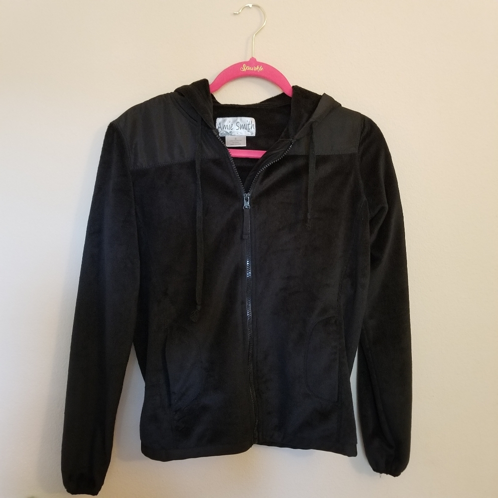 ⭐️❣️SALE 2/$18 OR 3/$27❣️⭐️ Amie Smith Super soft zip up jacket